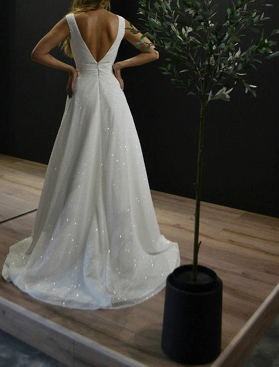 Vestidos de fiesta de corte A, brillantes, para bodas, fiestas, cumpleaños, con cola larga y sin mangas, escote en V, para otoño, para recepción de boda, tul con lentejuelas